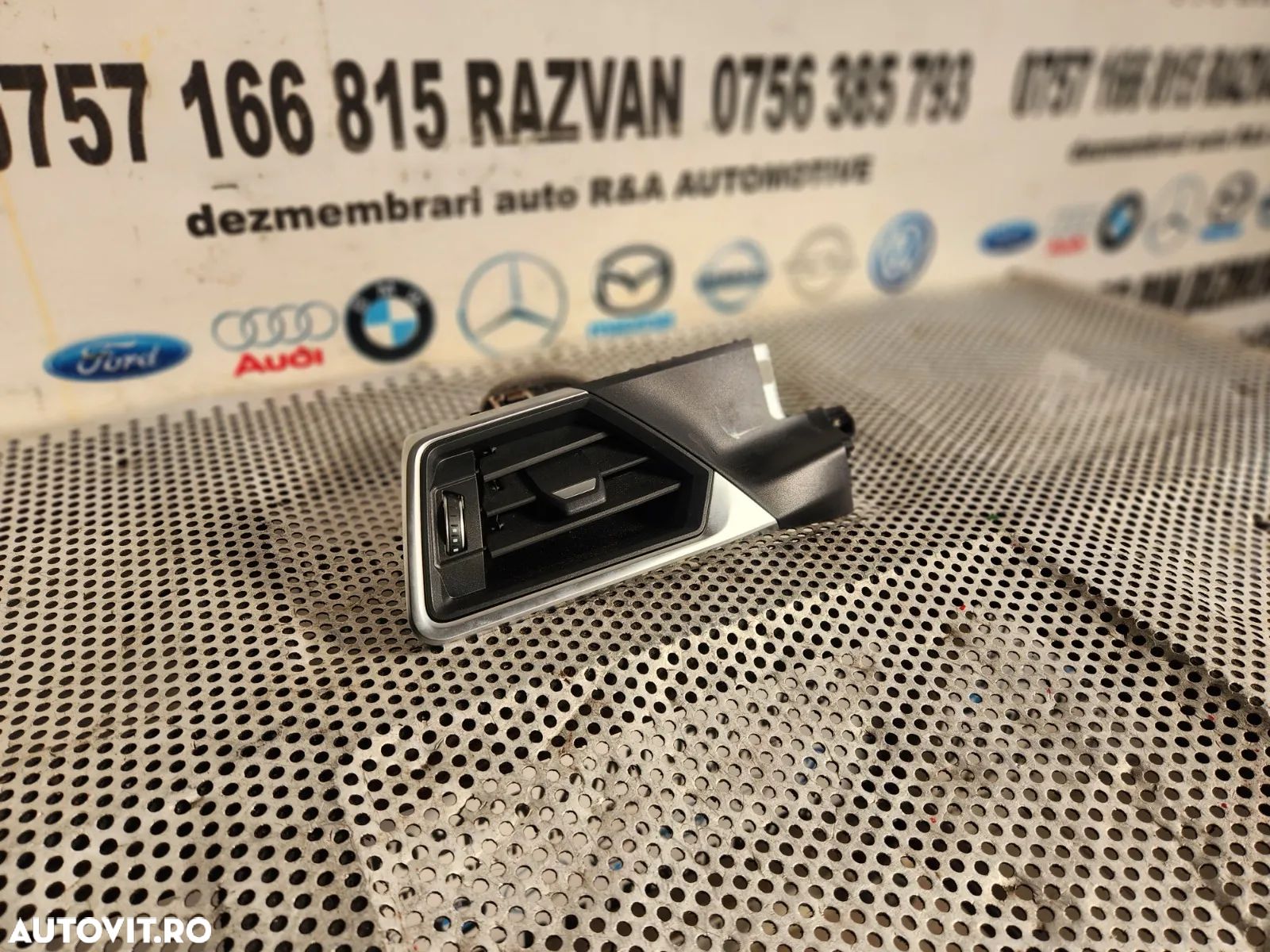 Grila Aerisire Ventilatie Bord Stanga Bmw G20 G21 G22 G42 Volan Stanga Dezmembrez Bmw G42 M2 240I M - 1