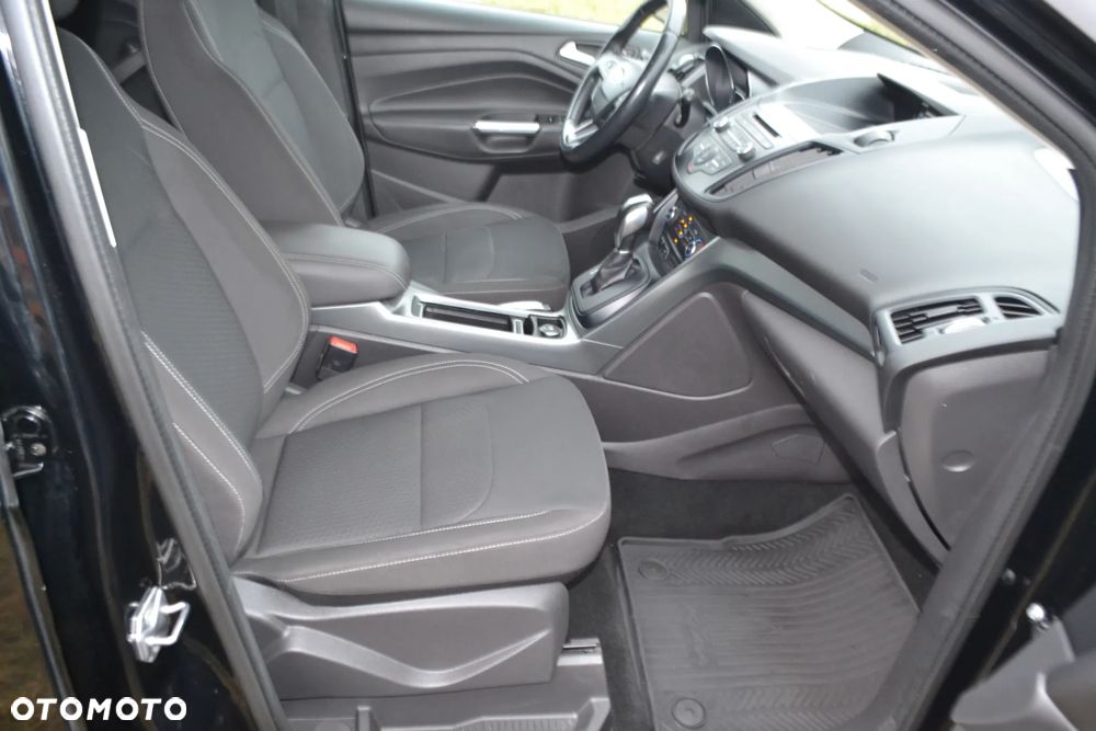 Ford Kuga 1.5 EcoBoost 2x4 Titanium - 24