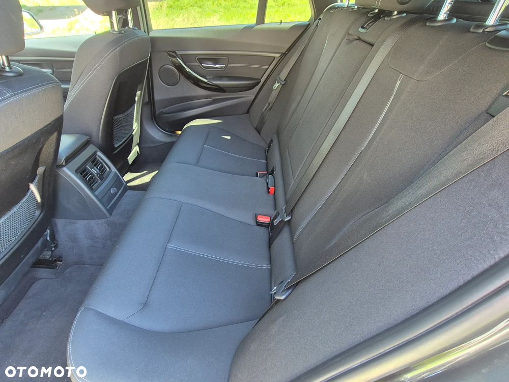 BMW Seria 3 - 22