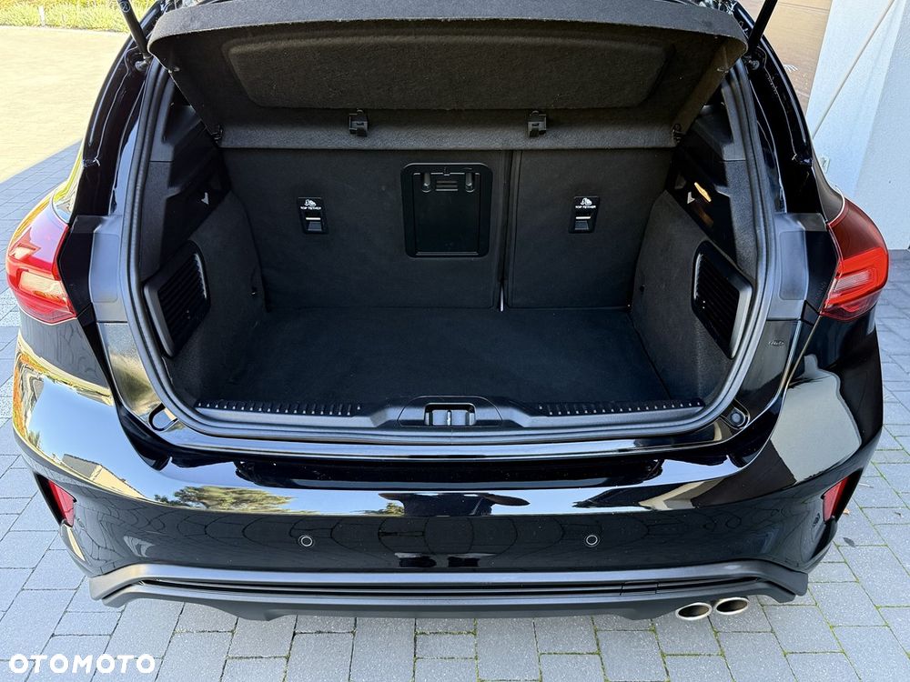 Ford Focus 1.0 EcoBoost Hybrid ST-LINE DESIGN - 40