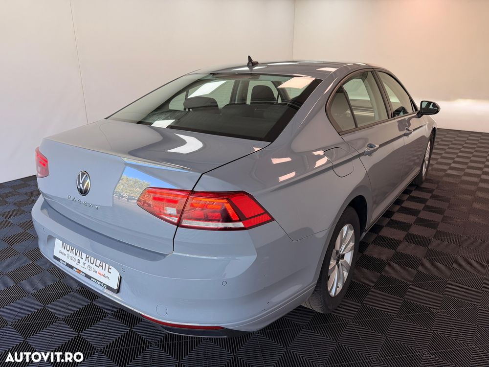 Volkswagen Passat 2.0 TDI DSG Comfortline - 16