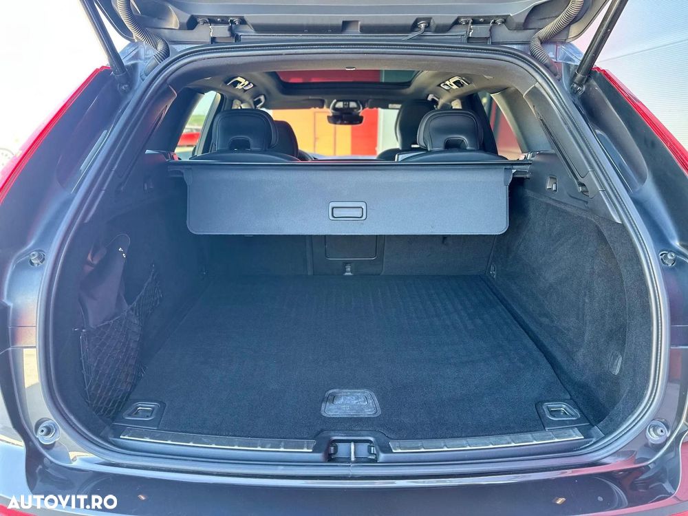 Volvo XC 60 T6 AWD Recharge Plus Dark - 18