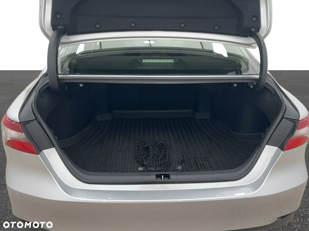Toyota Camry - 11
