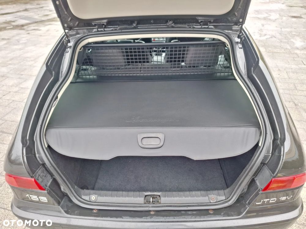Alfa Romeo 156 1.9 JTD 16V Distinctive - 19