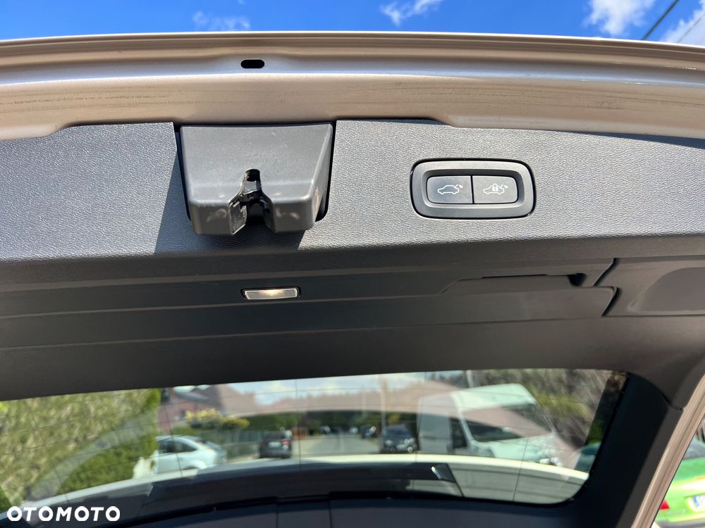 Volvo V60 B4 D Momentum Pro - 26