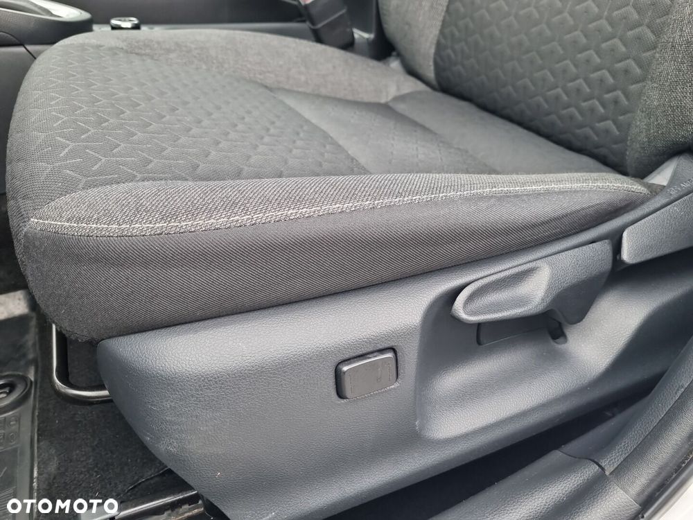 Toyota Yaris Cross Hybrid 1.5 Comfort 4x4 - 23