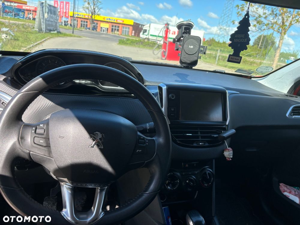 Peugeot 208 - 6