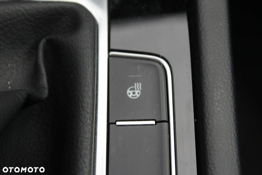 Volkswagen Passat 2.0 TDI BMT Trendline - 26