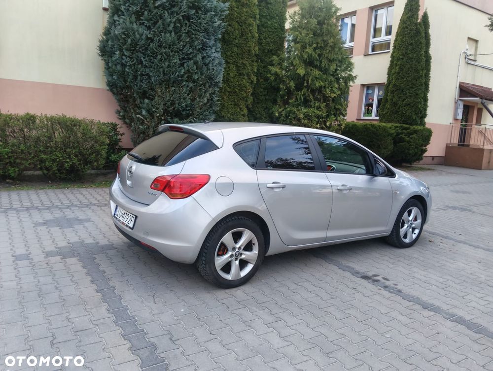 Opel Astra 1.4 Cosmo - 3