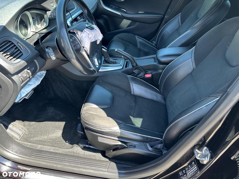 Volvo V40 D3 Geartronic RDesign - 17