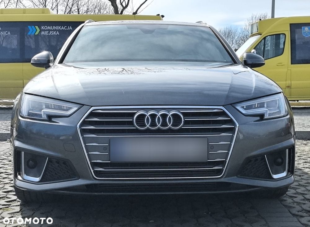 Audi A4 Avant 40 TFSI S tronic S line - 1