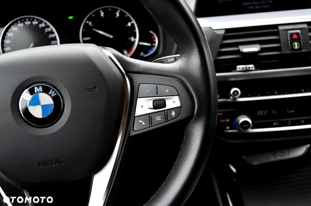 BMW X3 sDrive18d Business Edition - 23