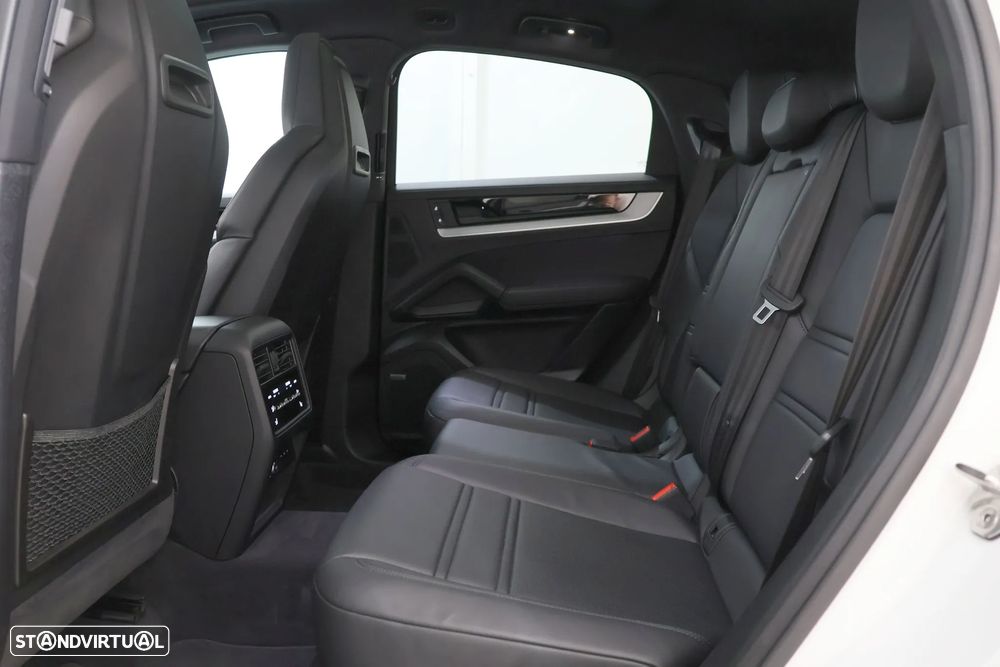 Porsche Cayenne Coupé - 16