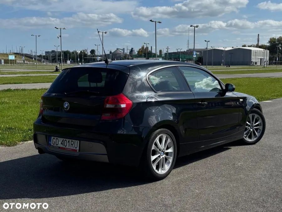 BMW 1 2009 photo 2