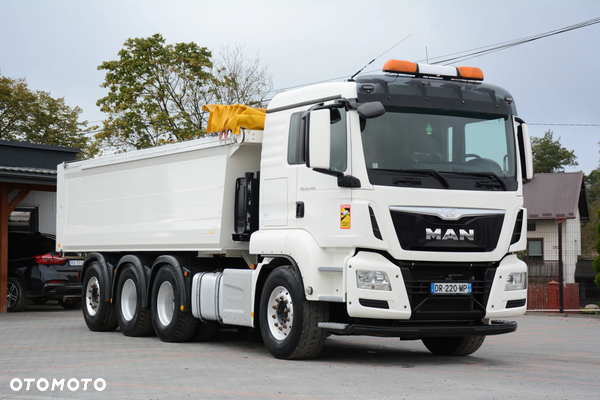 MAN TGS 35.440 / 2015 / 8x4 / Niska waga / Podnoszona, skrętna oś / Retarder