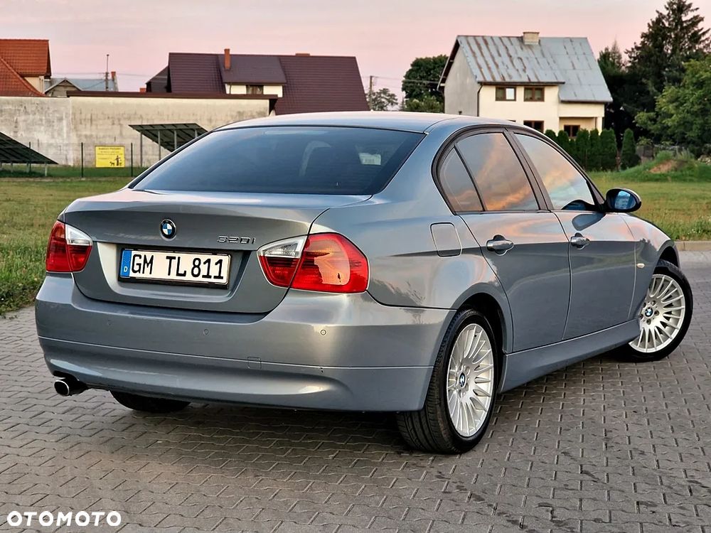 BMW Seria 3 320i - 18