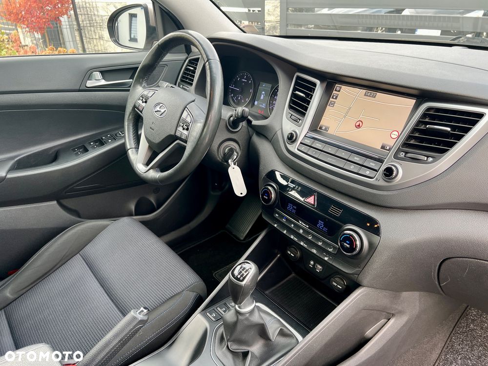 Hyundai Tucson blue 1.7 CRDi 2WD Intro Edition - 18