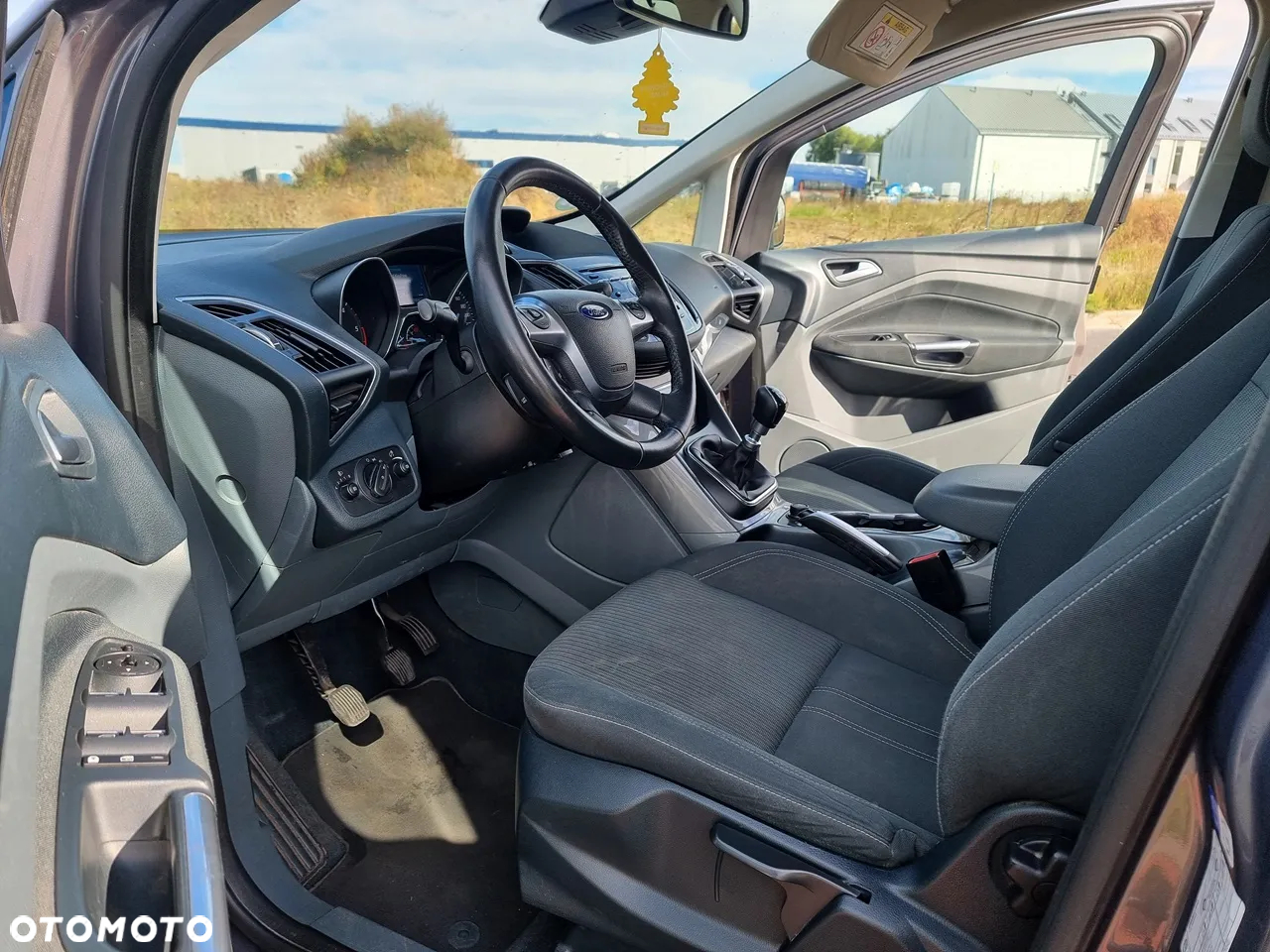 Ford Grand C-MAX - 24