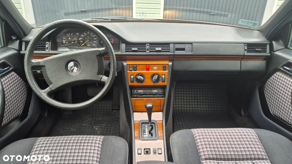 Mercedes-Benz W124 (1984-1993) - 12