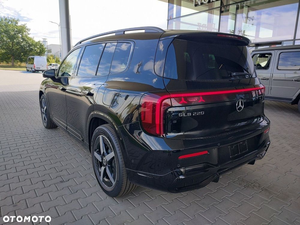 Mercedes-Benz GLB - 8