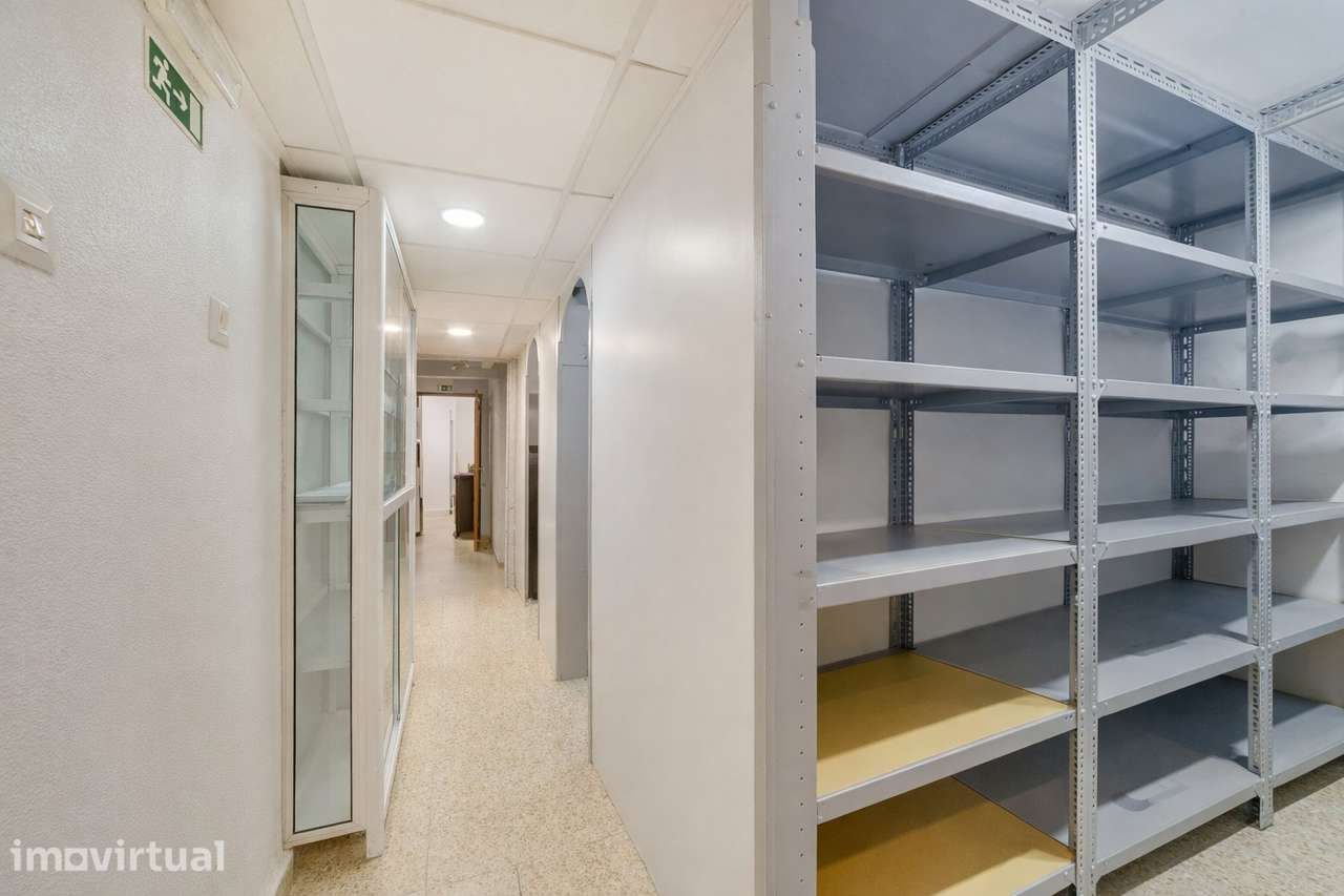 Imóvel comercial de 311m² em Odivelas - Grande imagem: 3/5