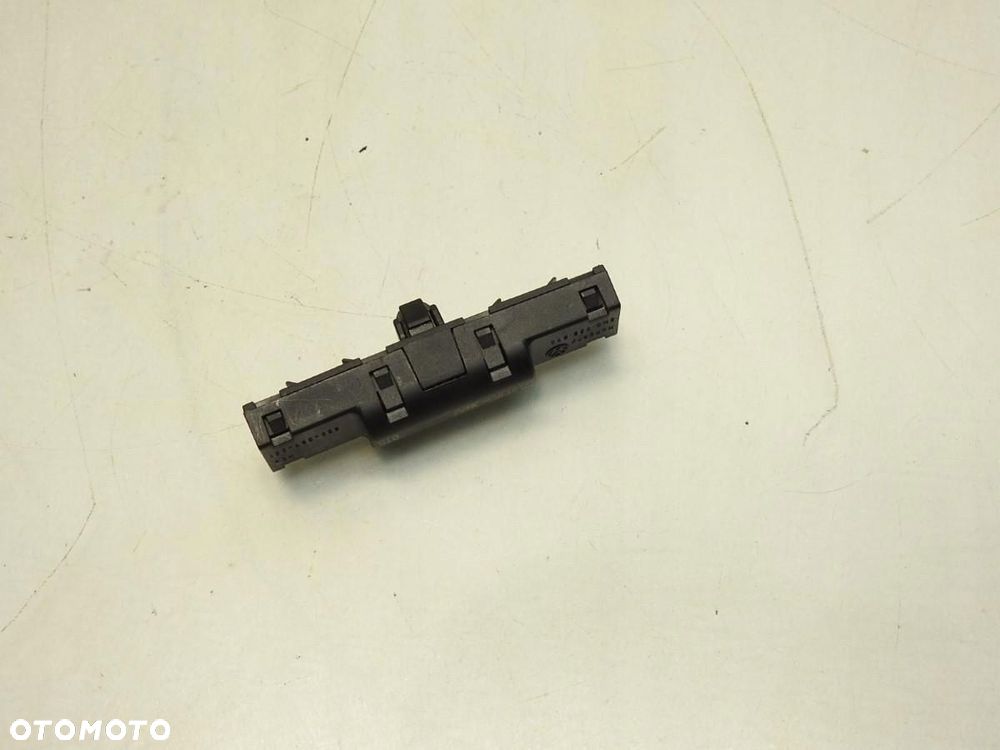 WZMACNIACZ ANTENY VW GOLF VI 5N0035570 - 8
