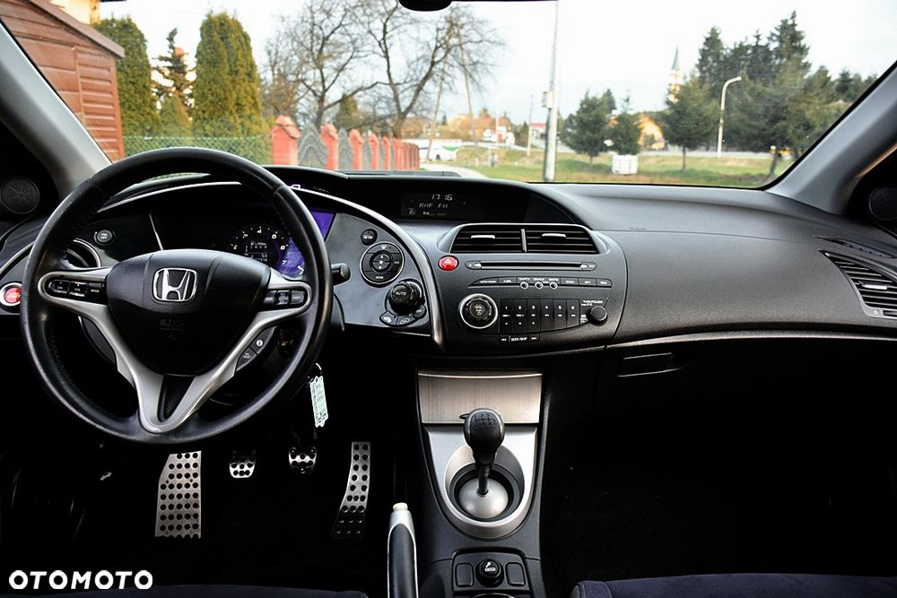 Honda Civic 1.8i-VTEC 50 Jahre Edition - 17