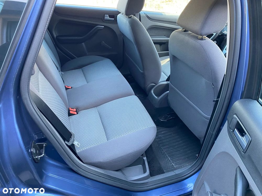 Ford Focus 1.4 16V Trend - 19