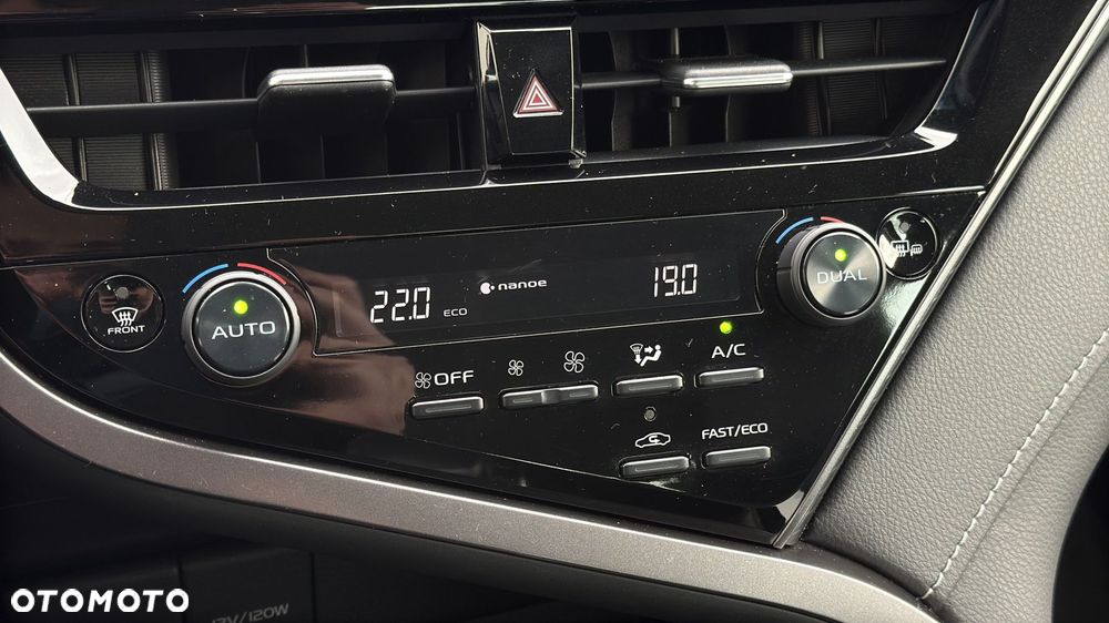 Toyota Camry 2.5 Hybrid Prestige CVT - 18