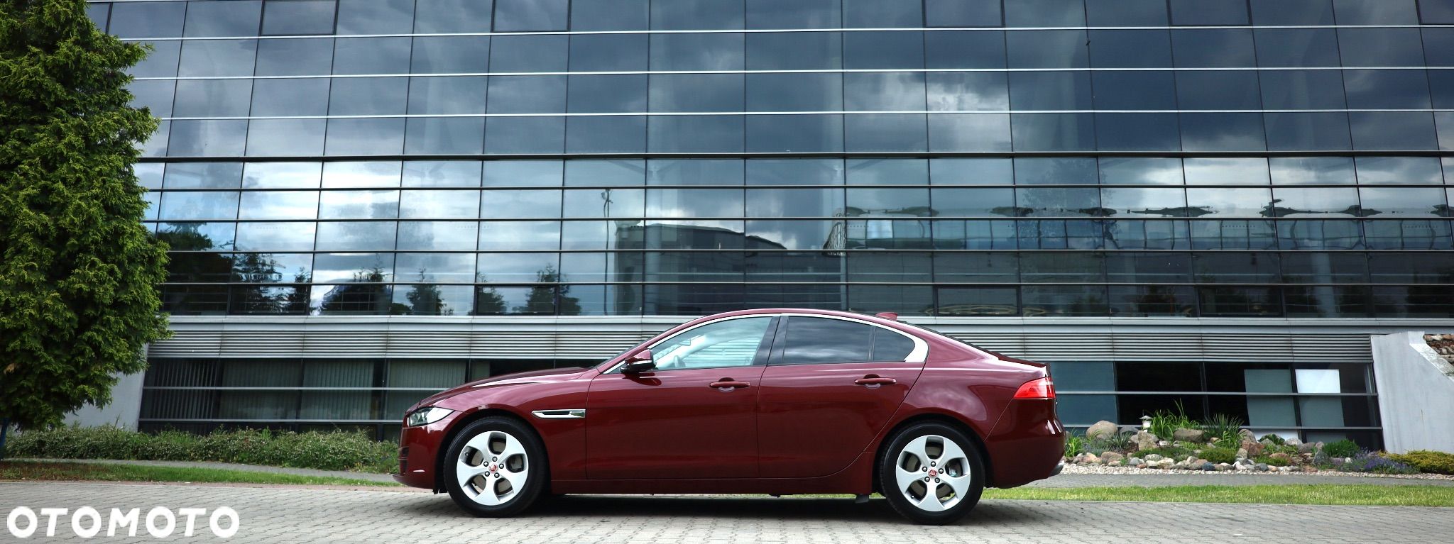 Jaguar XE 2.0 T Prestige - 1