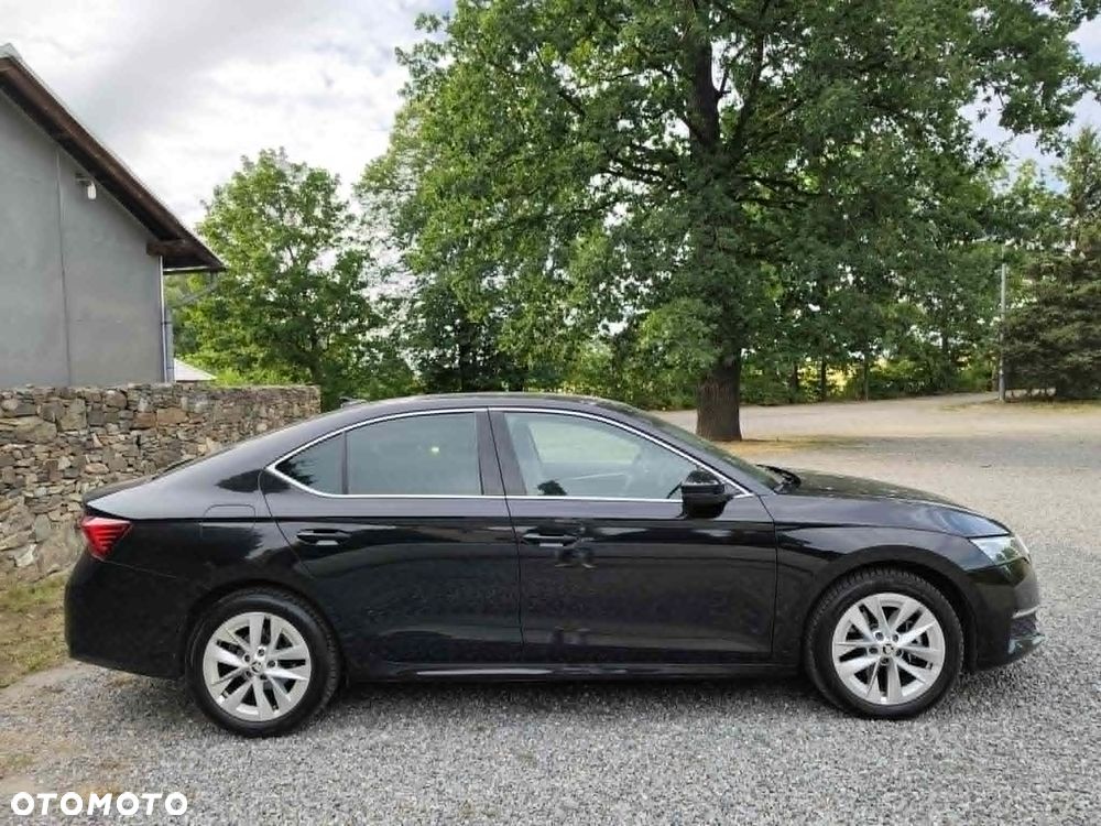 Skoda Octavia 2.0 TDI Sportline Tech DSG - 6