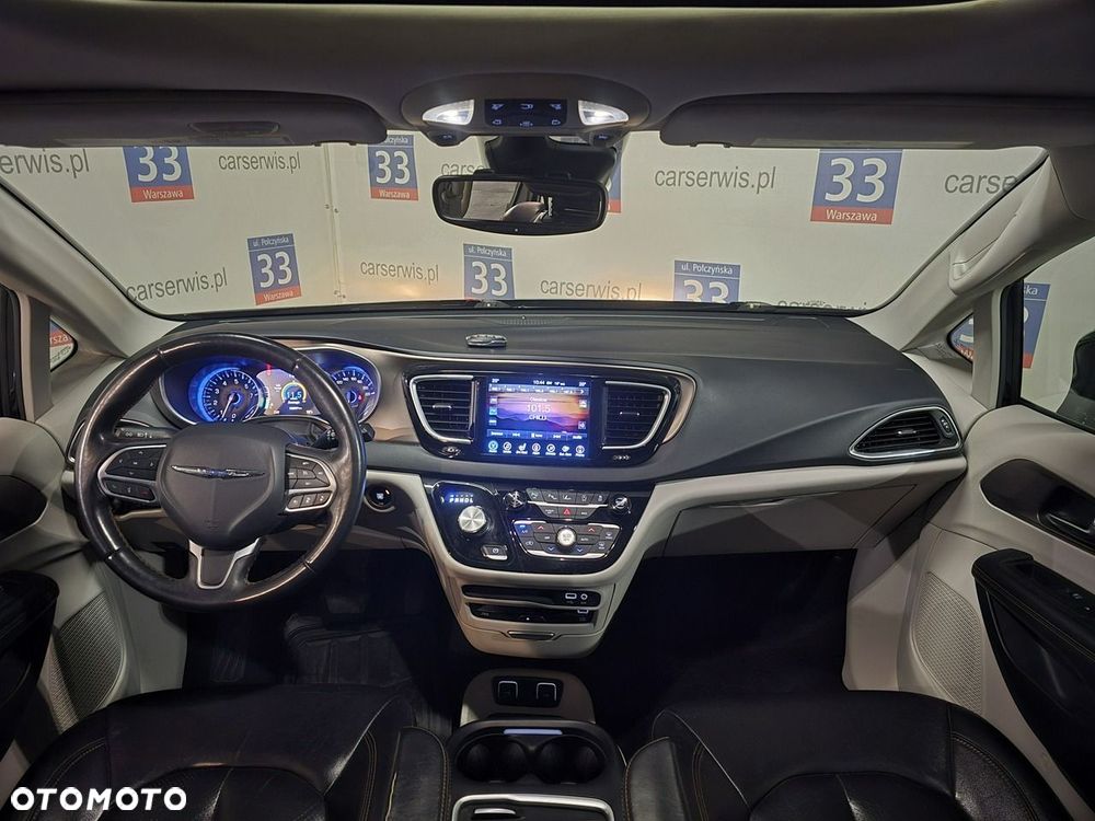 Chrysler Pacifica - 24