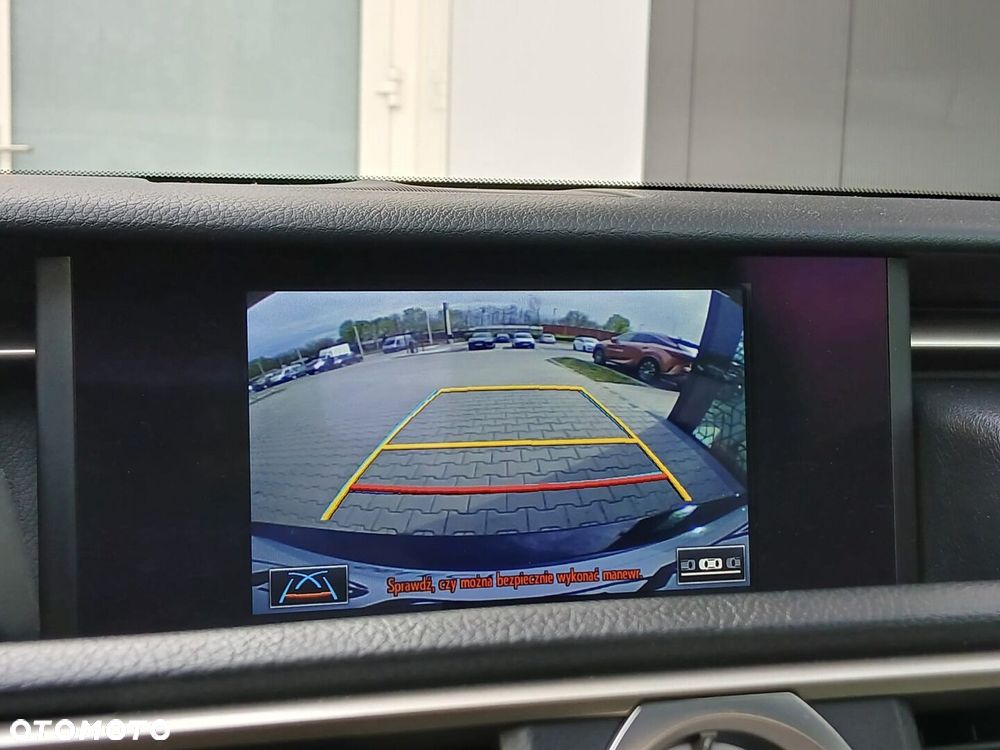 Lexus RC 200t / 300 F Sport - 22