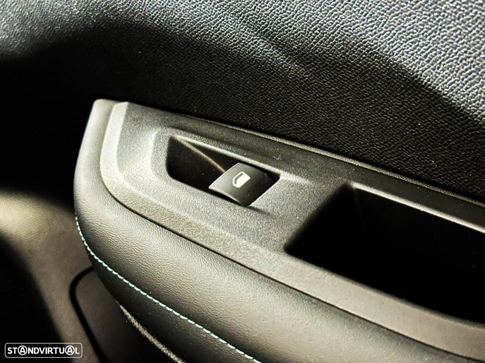 Peugeot e-2008 50 kWh Allure Pack - 28