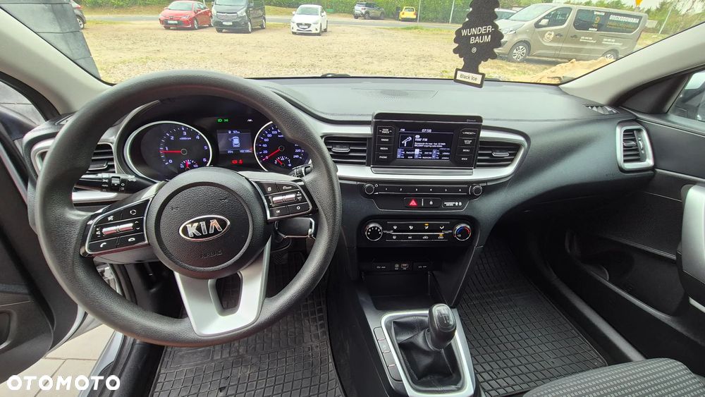 Kia Ceed - 28