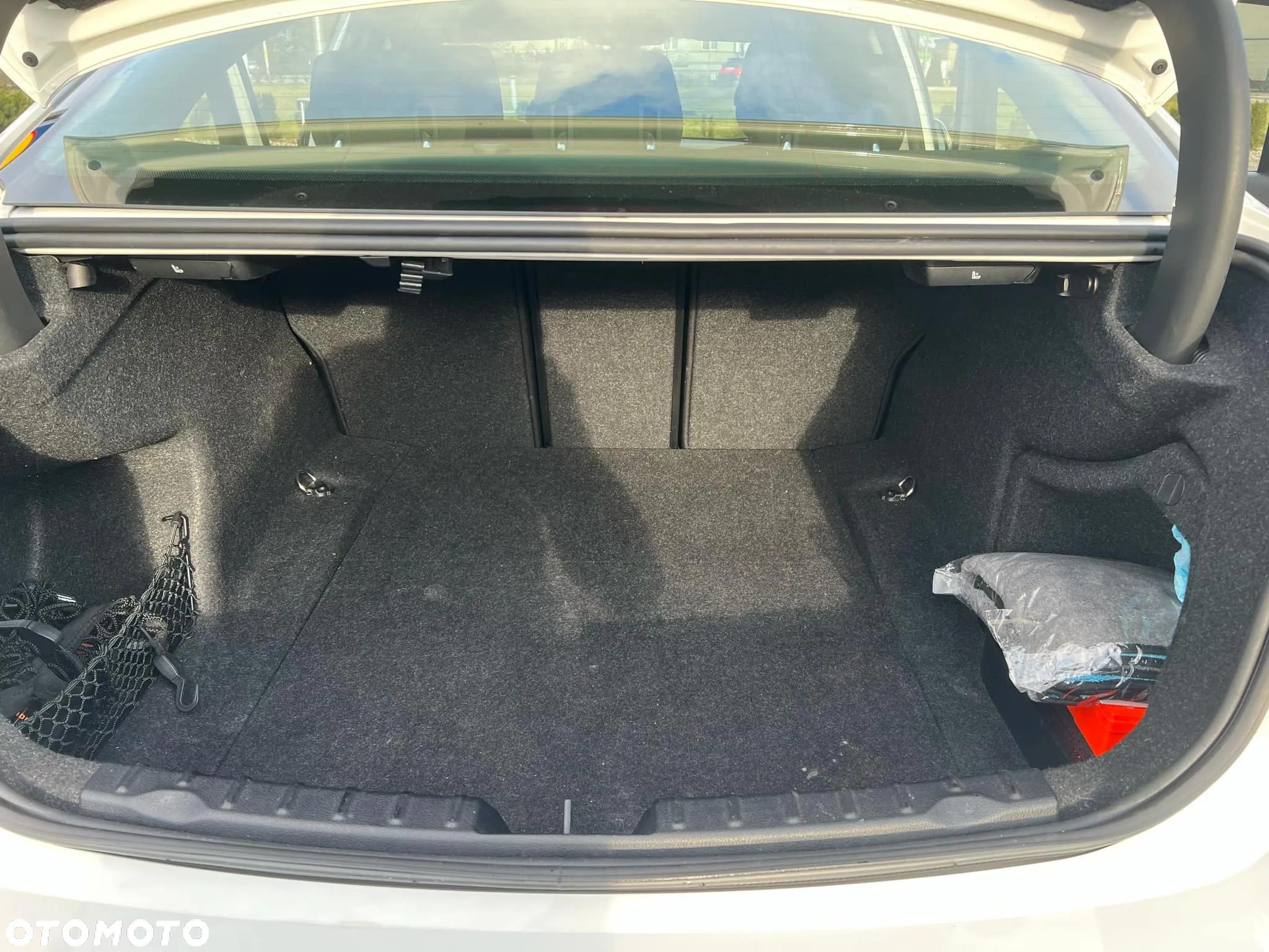 BMW Seria 3 318i - 12
