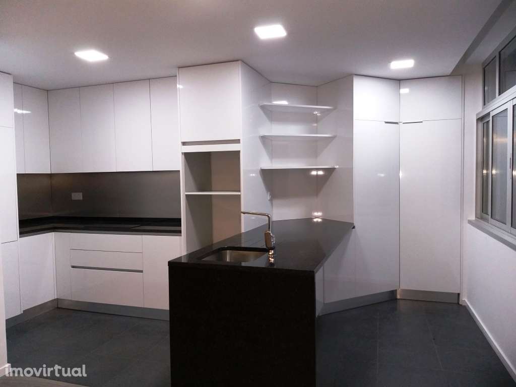 Apartamento renovado T3 c/ rendimento em São Vítor - Grande imagem: 3/26