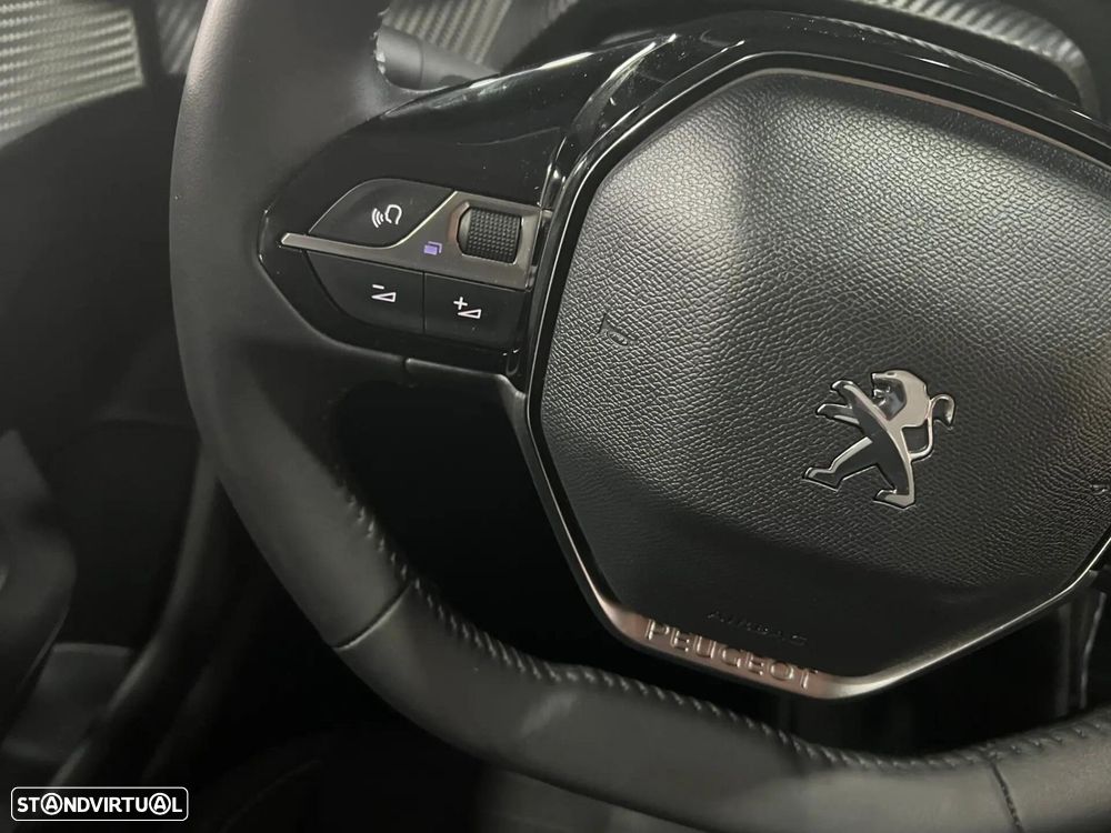 Peugeot 208 1.2 PureTech Active Pack - 17