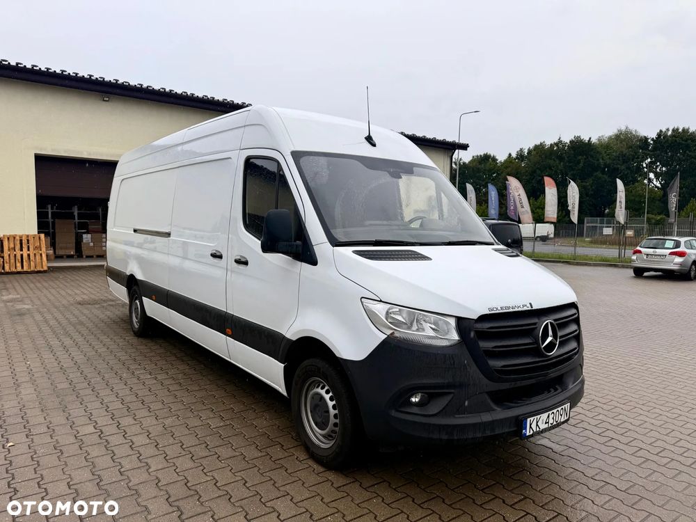 Mercedes-Benz Sprinter - 2