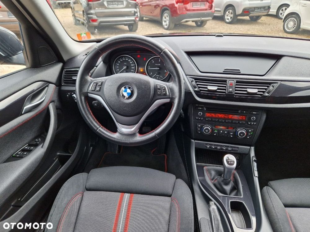 BMW X1 xDrive18d Sport Line - 14