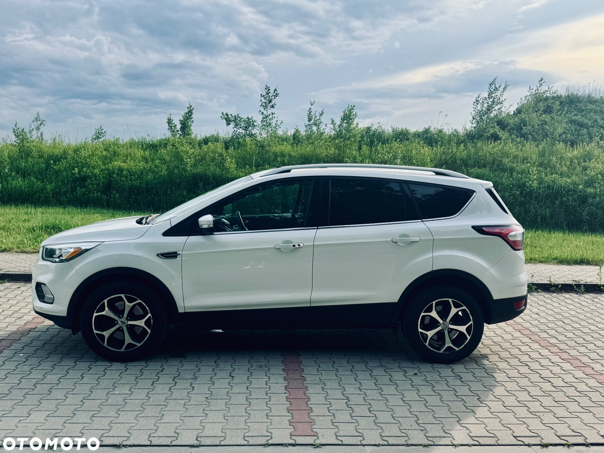 Ford Escape 2.0 EcoBoost AWD Titanium - 6