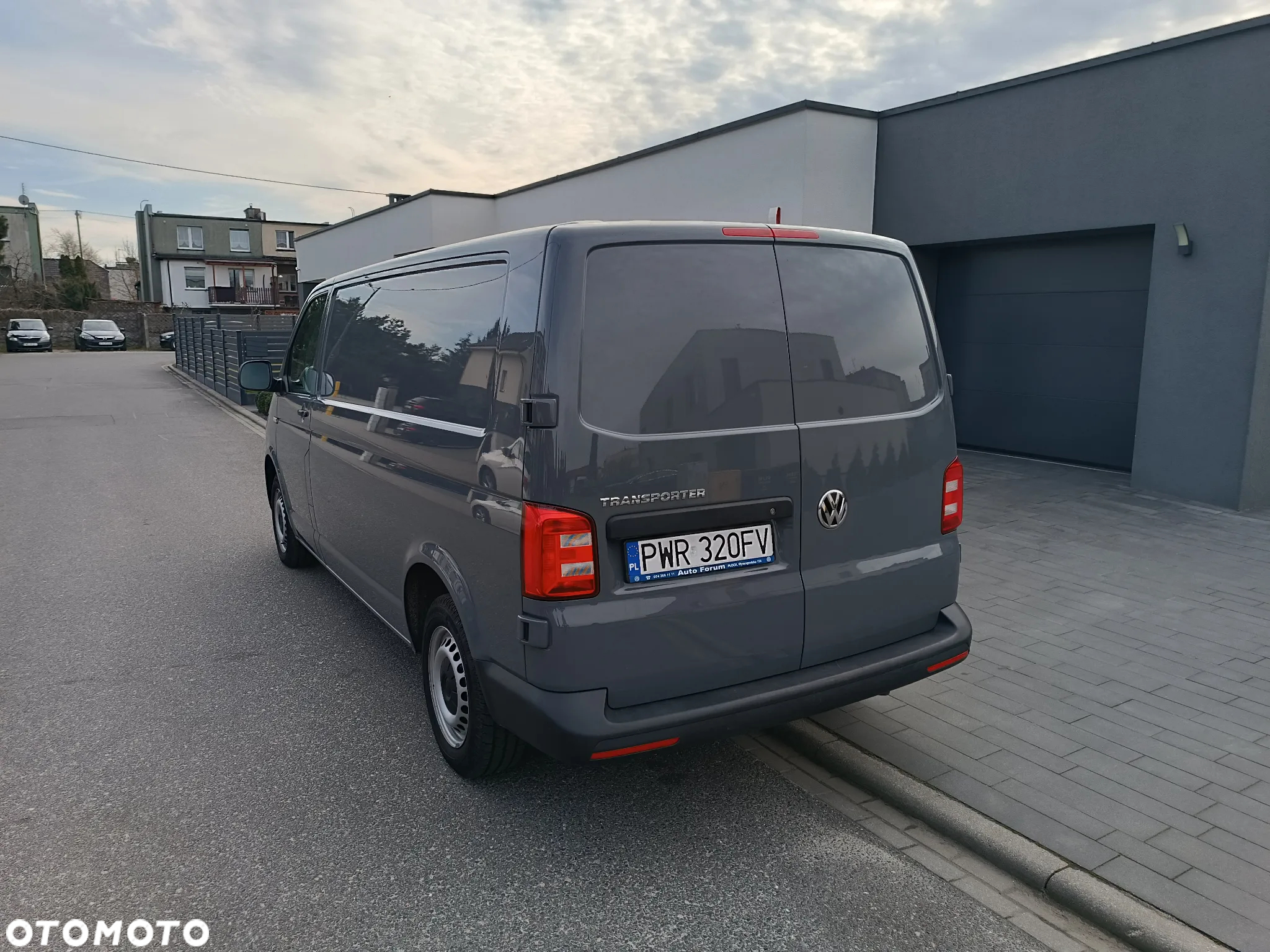 Volkswagen Transporter - 2