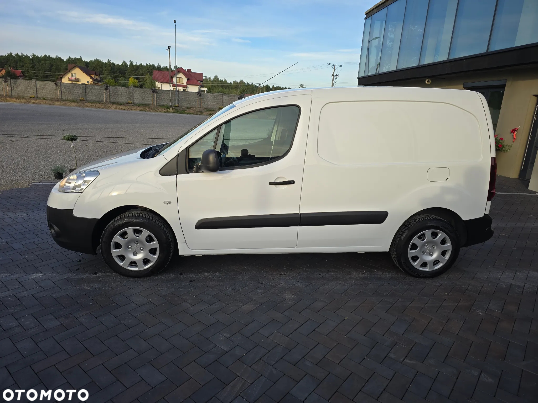 Peugeot PARTNER L1 1.6 HDI 90KM KLIMA LEKTRYKA SALON PL - 8