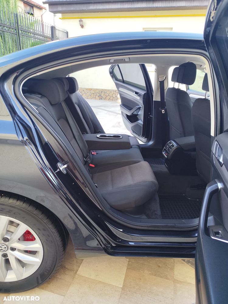 Volkswagen Passat - 13