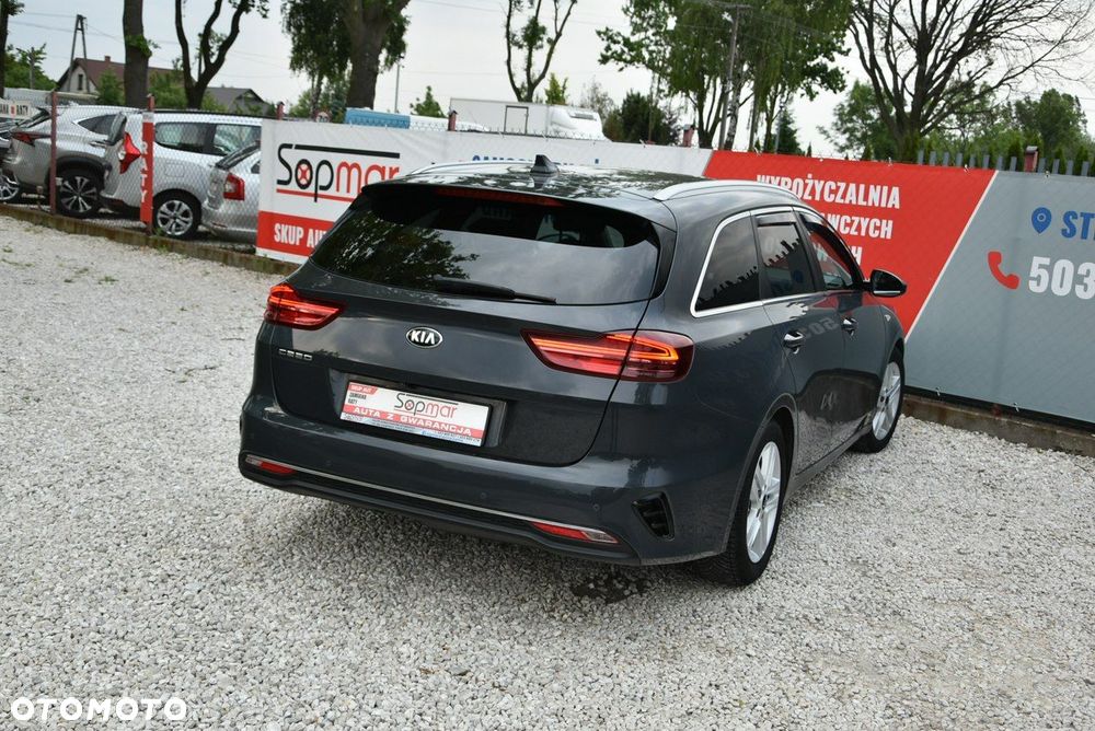 Kia Ceed - 27