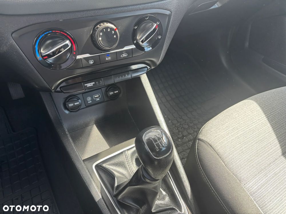 Hyundai i20 1.2 BlueDrive Comfort - 11