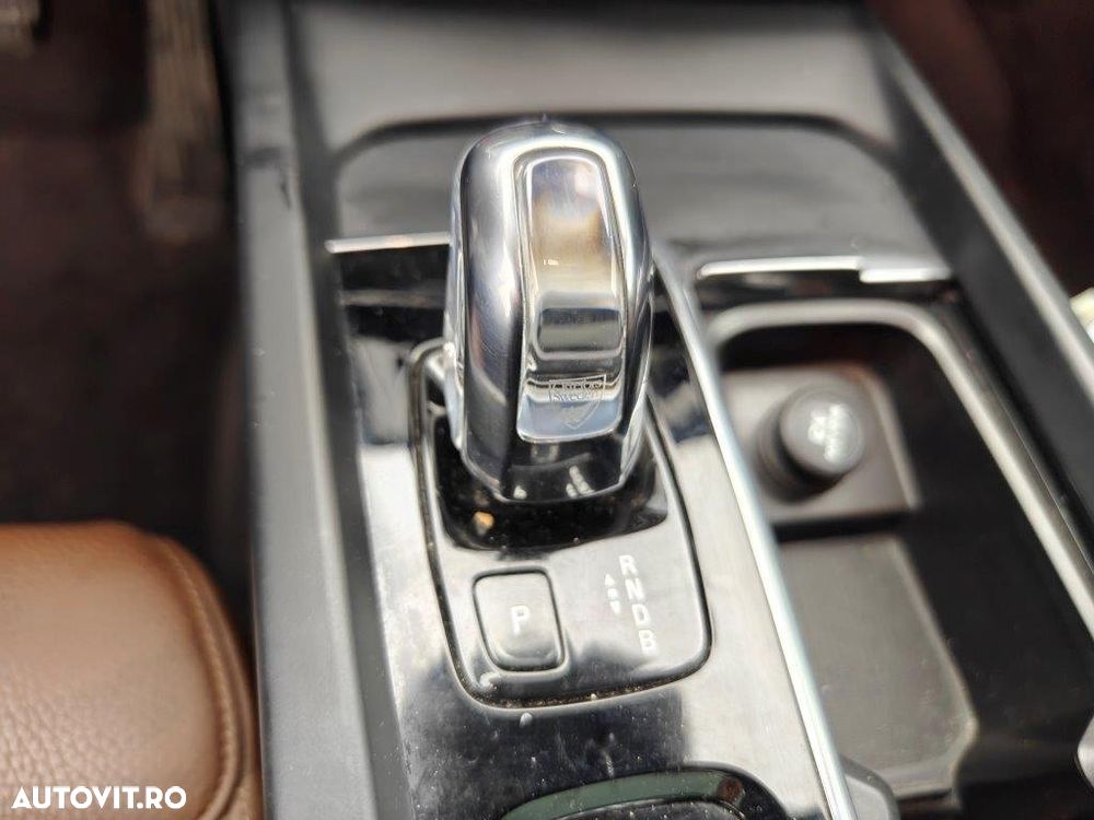 Volvo XC 60 T8 Twin Engine AWD Momentum - 5