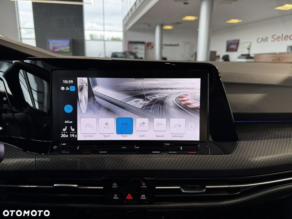 Volkswagen Golf - 33