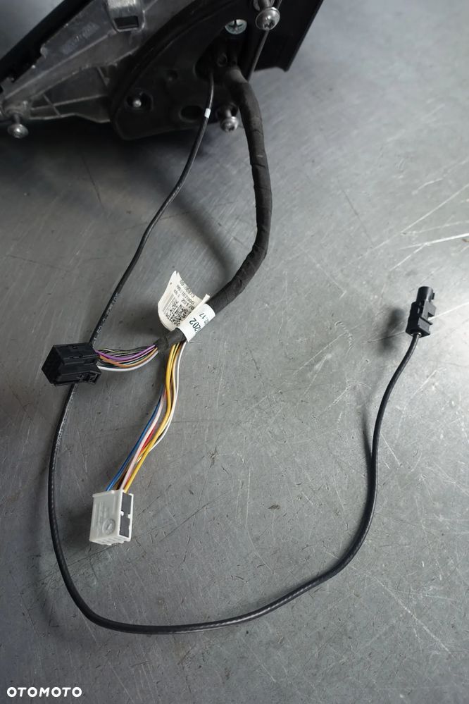 LUSTERKO PRAWE MERCEDES W205 8+8+1 PIN 17r. - 6