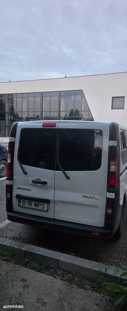 Renault Trafic Combi L1H1 8+1 Authentique - 4